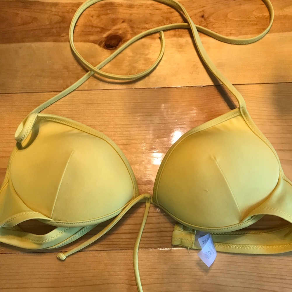 Bikini top: Lowest price. Firm